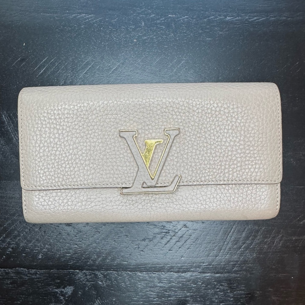 Louis Vuitton Pebble Capucine Wallet with Gold Logo